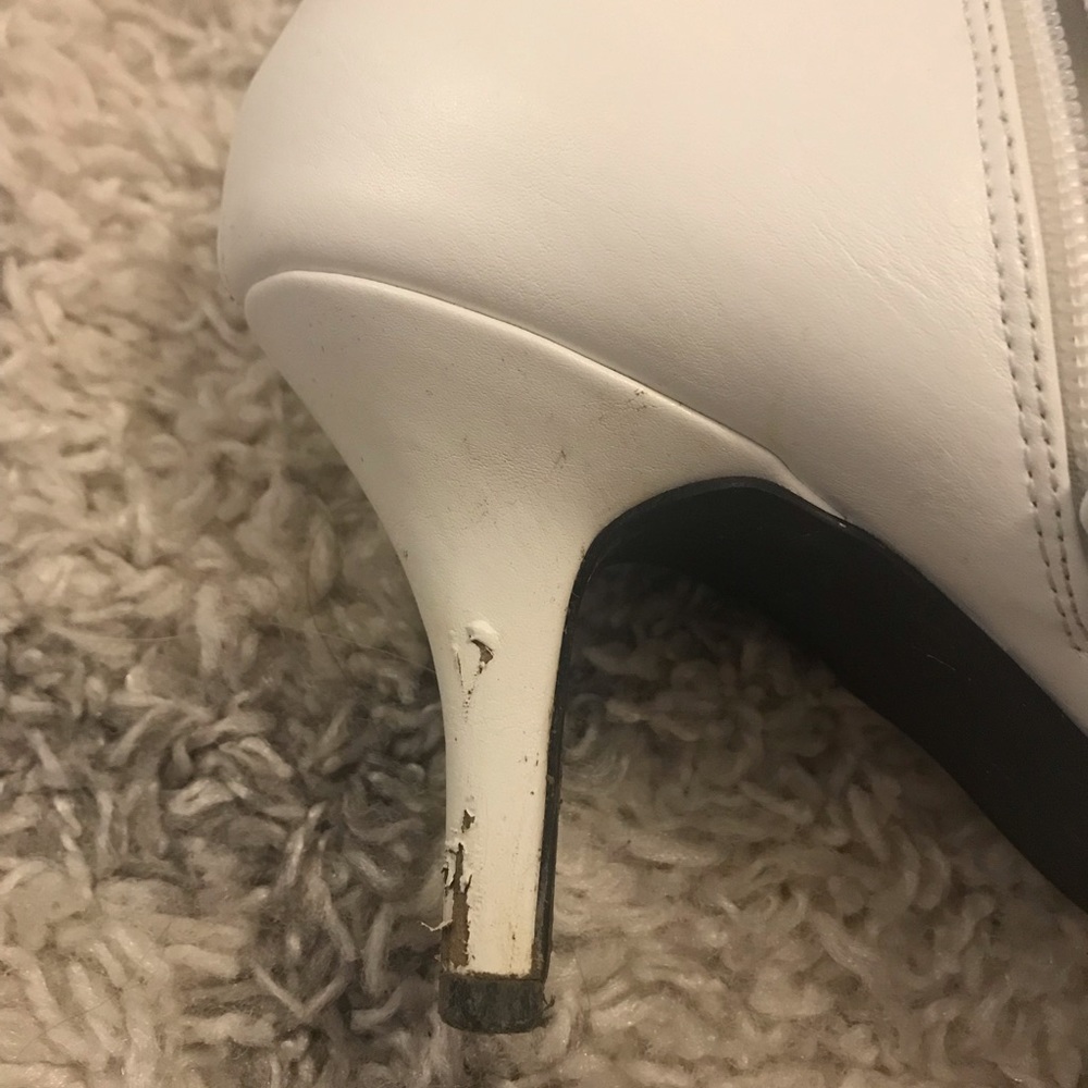 Pointed toe bootie - Picture 4 of 4